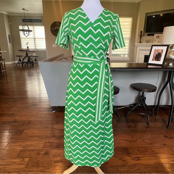 Who What Wear Dresses & Skirts - Who What Wear Maxi Wrap Dress Women's Small Kelly Green White Summer Long Length
